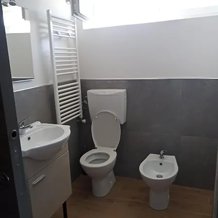 Bed & Breakfast Elena 3 Via Emilia Ovest 347 3*