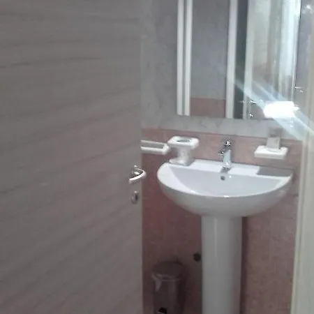 Elena 3 Via Emilia Ovest 347 Frühstückspension