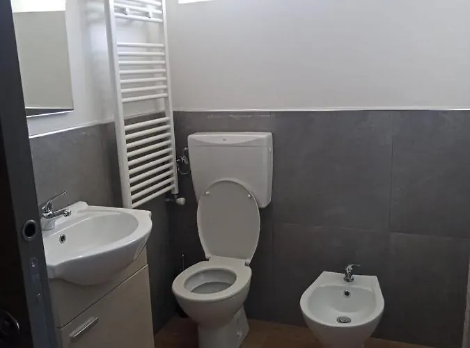 Bed & Breakfast Elena 3 Via Emilia Ovest 347 3*